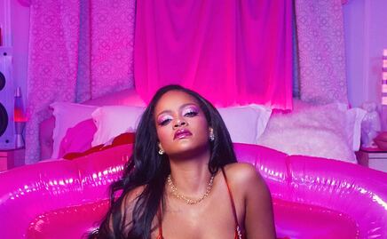 Rihanna presume su figura con lencería alusiva a San Valentín