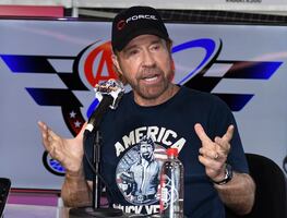 ¿Qué hace y dónde vive actualmente Chuck Norris?