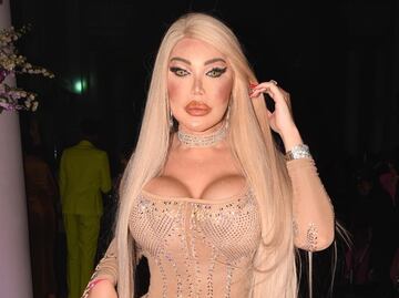 'Barbie humana' copia estilo de Megan Fox y luce catsuit nude