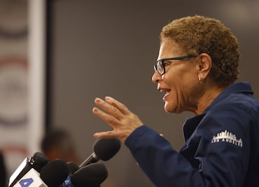 Toque de queda en Los Ángeles: alcaldesa impone restricciones tras protestas por redadas migrantes