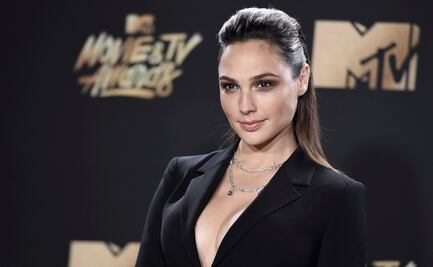 Gal Gadot y el vestido que lució durante sesión a la orilla del mar 