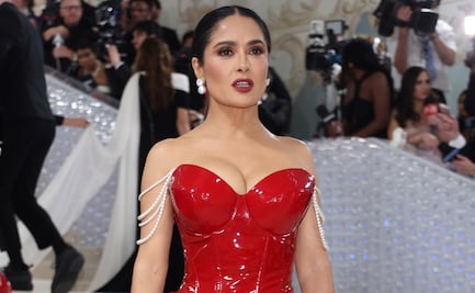 Salma Hayek celebra 59 años con sexy bikini y enciende las redes: “¡Sigo bailando!”, dice