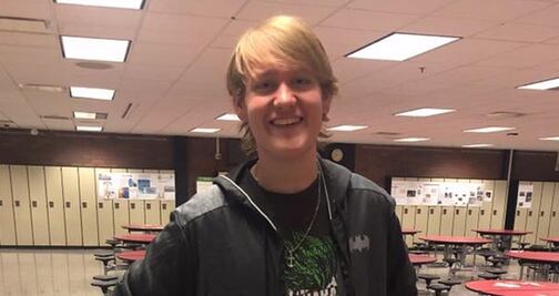 Joven baja más de 50 kilos por caminar a la escuela todos los días