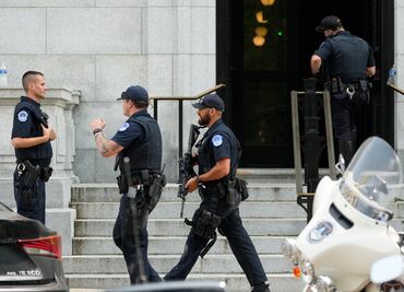 Alerta de tiroteo en el Senado de EU: Policía del Capitolio desaloja el edificio