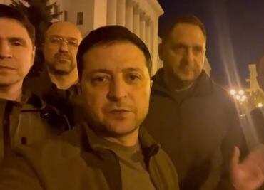 “Estamos todos aquí, defendiendo al país”, dice presidente ucraniano