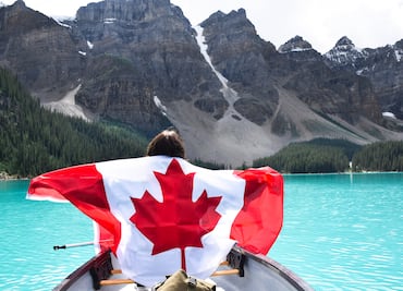 Lanzan invitación para que personas de 18 a 35 años trabajen y viajen en Canadá con este programa
