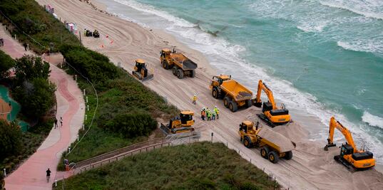 EU vierte arena en playas de Miami Beach erosionadas