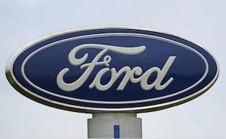 Ford llama a revisión a 350 mil autos por riesgo de incendio