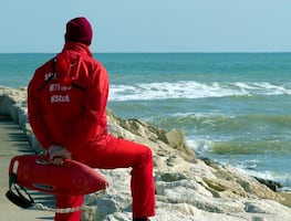 ¿Cuánto gana un salvavidas en EU y dónde hay más trabajo?