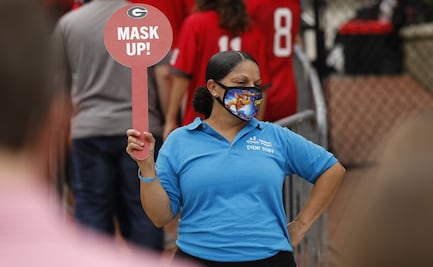 Escuelas en Florida rechazan recetas de quiroprácticos para no usar cubrebocas