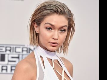 Gigi Hadid se rinde en Nueva York ante la cantante Rosalía
