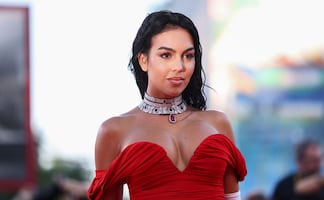 Georgina Rodríguez deslumbra con jeans ajustados y bolso Birkin previo a su boda con Cristiano Ronaldo