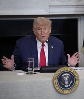 Trump justifica militarización en Los Ángeles ante protestas: "Si escupen, nosotros golpearemos"