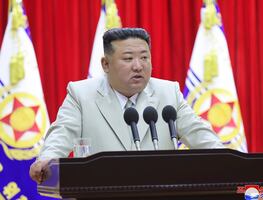 Corea del Norte desvela nuevo "submarino para ataques nucleares tácticos"