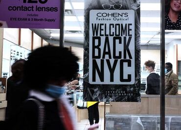 Basura se acumula en NY en protesta por certificados de vacunación