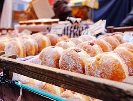 ¿Cuántas calorías se deben consumir al día, según Harvard?