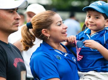 Dieciséis estados de EU demandan para detener programa que naturalizaría a cónyuges inmigrantes
