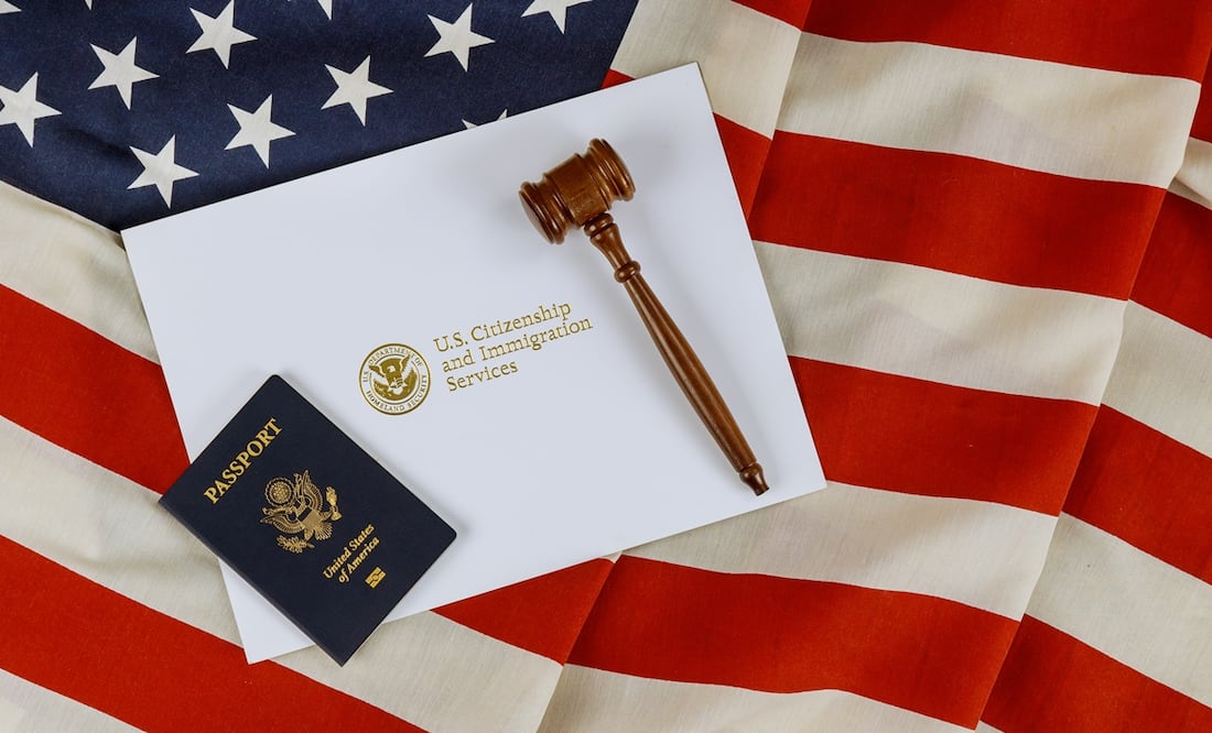 USCIS/ iStock/Cavan Images