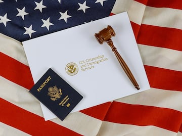 Estados Unidos aumenta tarifas en trámites migratorios de asilo, trabajo y más (USCIS)