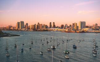 ¿Qué hacer en San Diego? Micro-cervecerías, experiencias al aire libre y fútbol con Chucky Lozano