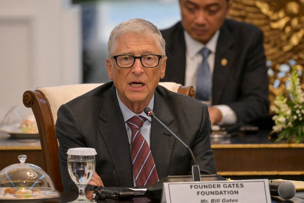 Bill Gates predice que el mundo está al borde de una “gran guerra” y de otra pandemia. Foto: AFP