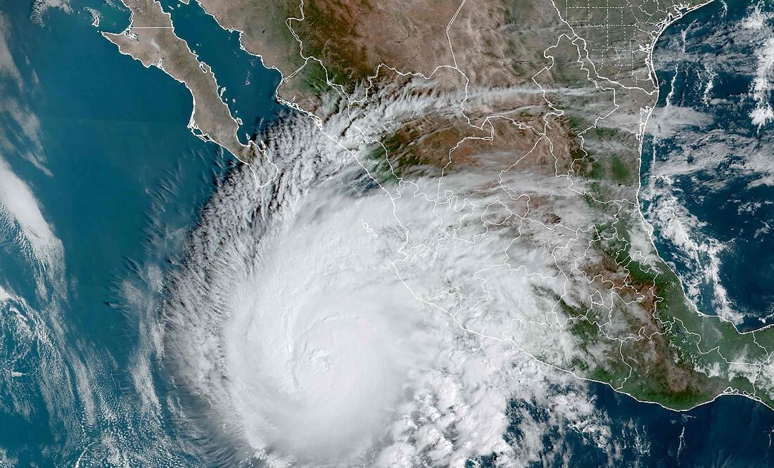 Huracán Norma. (Photo by Handout / NOAA/GOES / AFP)