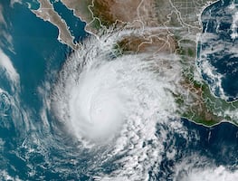 Huracán Norma: México despliega más de 7 mil marinos por fenómeno climatológico