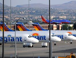 Arrestan a pasajero por tocar a adolescente en vuelo hacia Montana