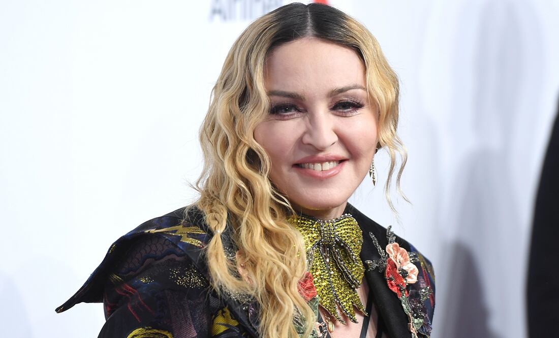Madonna, de 66 años, sorprende con tendencia ‘bra out’ en fiesta de su novio de 29. Foto: AFP