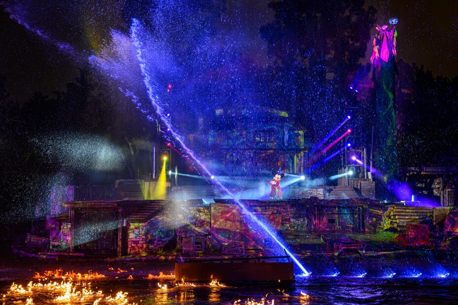 “Fantasmic!” at Disneyland Resort. Fotos: (Richard Harbaugh/Disneyland Resort) Cortesía Disneyland Latino