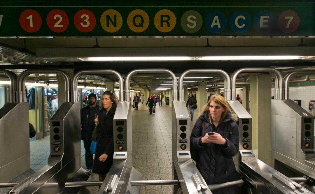 Llegan a casi $3 dólares nuevos precios de boletos para el metro de Nueva York. Foto: AP