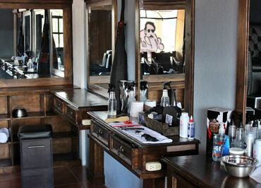 Deja generosa propina para apoyar a barbería en Colorado