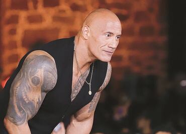 Dwayne Johnson regresa a tienda donde robaba chocolates de niño para pagar por ellos