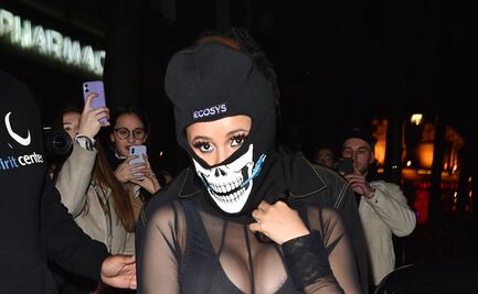 Cardi B sorprende con catsuit extravagante y traslúcido en París 