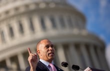 Demócratas presentan ley para extender tres años Obamacare y evitar alza en costos médicos en Estados Unidos