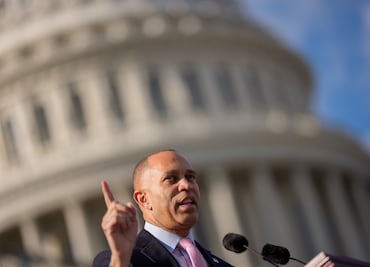 Demócratas presentan ley para extender tres años Obamacare y evitar alza en costos médicos en Estados Unidos