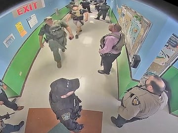 Policía latino avanzó hacia autor de tiroteo de Uvalde pero nadie lo siguió