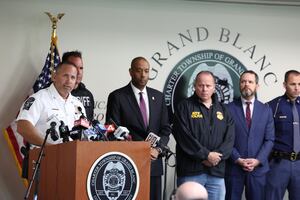 Actualización del tiroteo en iglesia mormona de Michigan: hay 2 muertos y 8 heridos; policía abate al agresor