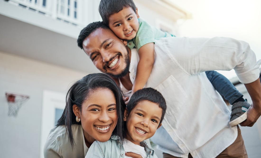Más de 9.5 millones de hispanos son propietarios de vivienda en Estados Unidos. Foto iStock / PeopleImages
