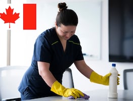 Hay vacantes para trabajar en limpieza en Canadá; pagan hasta $46,400 a mexicanos