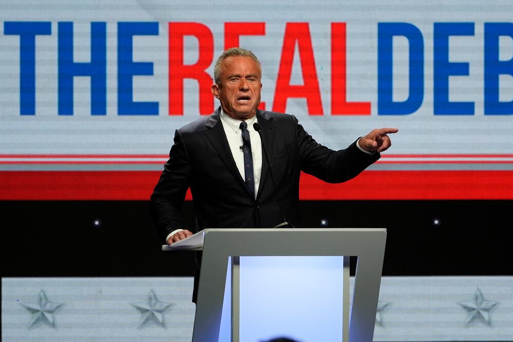 Robert F. Kennedy Jr. acusado de abuso sexual y adicción en impactante artículo de Vanity Fair. (AP Photo/Damian Dovarganes)