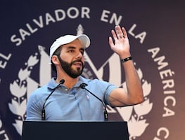 Bukele acepta recibir deportados de Estados Unidos, incluidos criminales violentos