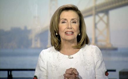 Nancy Pelosi responde a arzobispo que le niega la comunión