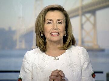 Nancy Pelosi responde a arzobispo que le niega la comunión
