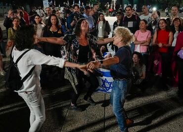 Israel y Hamás liberan rehenes en inicio de tregua en Gaza
