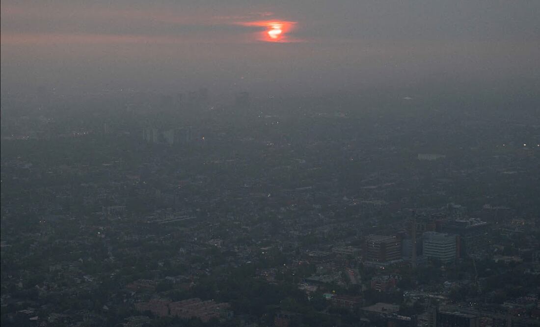 Toronto, afectada por humo de incendios forestales. Foto AFP