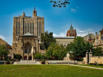 Yale ofrece alojamiento al personal de salud que combate el Covid-19