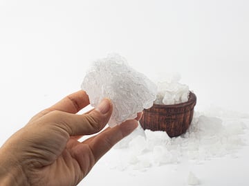 Piedra de alumbre: ¿Qué es y para qué sirve? ¿Cómo se usa?