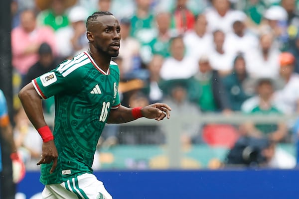 "Queremos más": Julián Quiñones lanza advertencia tras el triunfo de México en el Mundial