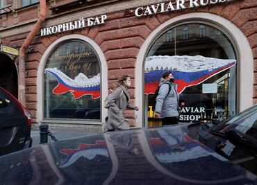 Covid. Moscú ordena el cierre de servicio no esenciales en otro día récord de muertos